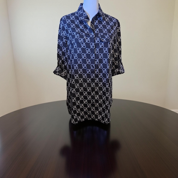NWT Size XS Calvin Klein Black and White Logo Button Down Shirt - Picture 1 of 10